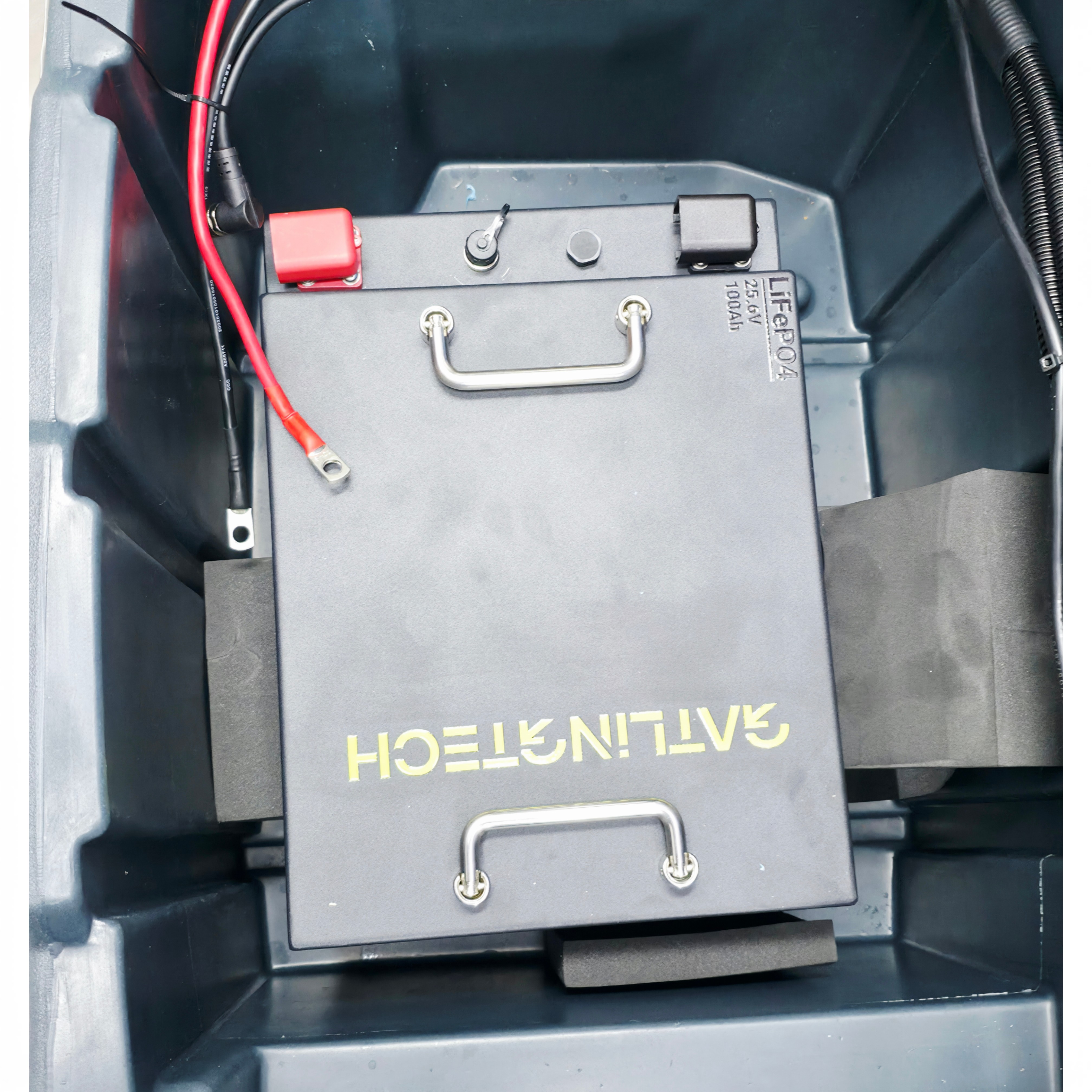 Nachläufer-Scheuersaugmaschine DT-FS1 – 53 cm, Lithium-Ionen-Akku 100 Ah, unter 60 dB(A)